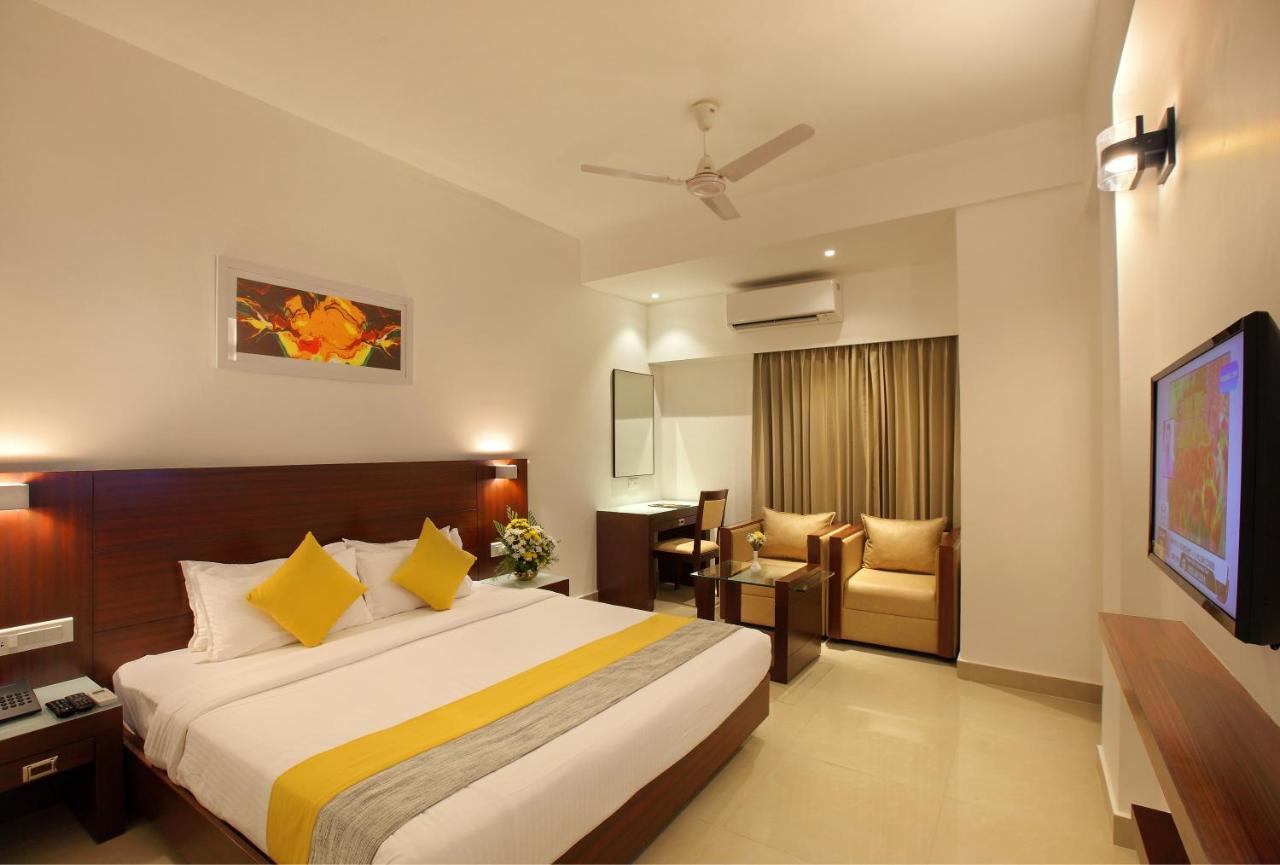 Hotel Park Residency Kuttiyadi Kuttyadi Buitenkant foto