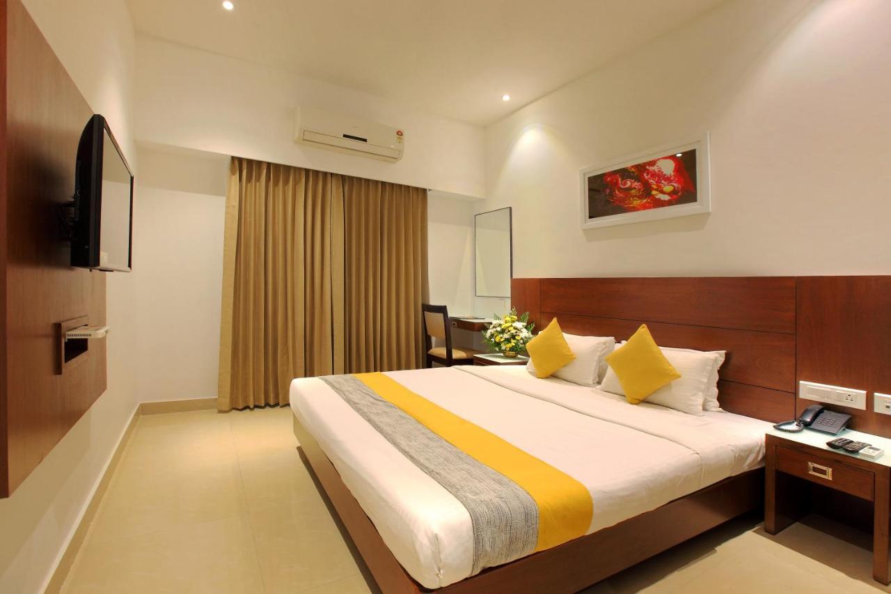Hotel Park Residency Kuttiyadi Kuttyadi Buitenkant foto