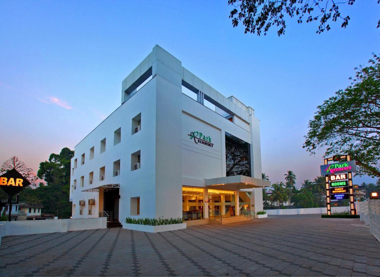 Hotel Park Residency Kuttiyadi Kuttyadi Buitenkant foto