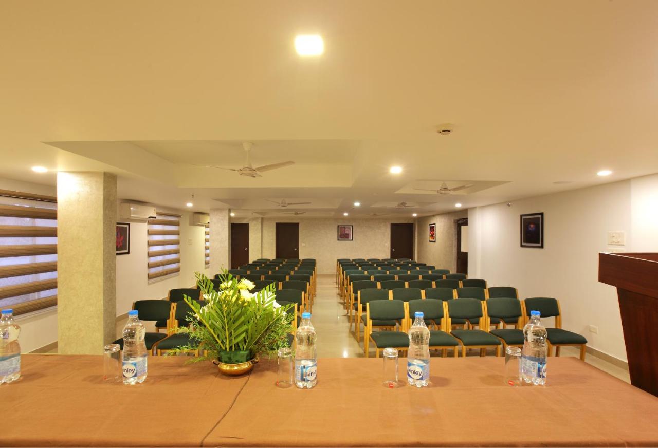 Hotel Park Residency Kuttiyadi Kuttyadi Buitenkant foto